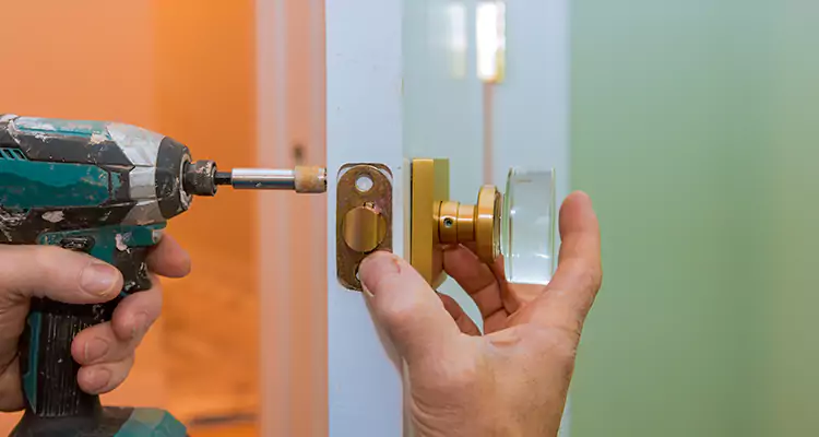 Broken Door Knob Fix in Crestview, FL