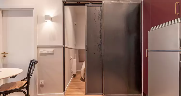 We Fix Closet Sliding Door in Crestview, FL 