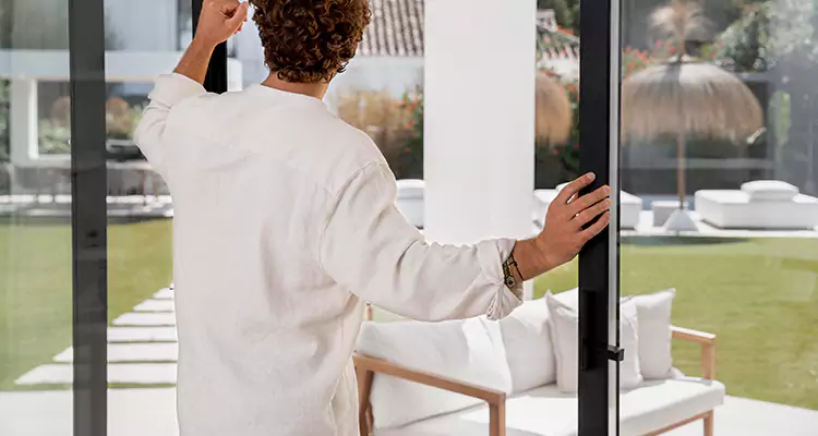 Sliding Screen Door Maintenance for Closing Issues in Crestview, FL